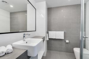 Thornton Executive Hotel的一间浴室