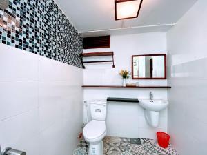 Phòng tắm tại Lagi Dinh Relax Hotel