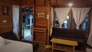 Kuvagallerian kuva majoituspaikasta Lazy Hut, joka sijaitsee Koh Phayamilla