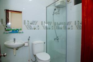 Thai Duong Hotel tesisinde bir banyo