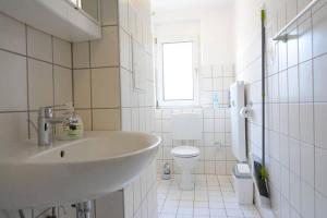 Ein Badezimmer in der Unterkunft Private rooms next to subway