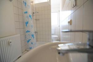 Ein Badezimmer in der Unterkunft Private rooms next to subway