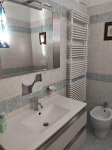 A bathroom at Le Vigne di Clementina Fabi