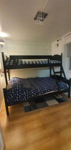 Bergen Apartment with Fjord View客房内的一张或多张床位