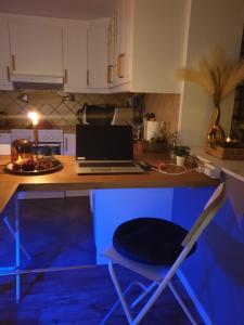 Bergen Apartment with Fjord View的厨房或小厨房