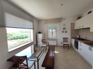 A kitchen or kitchenette at Le Vigne di Clementina Fabi