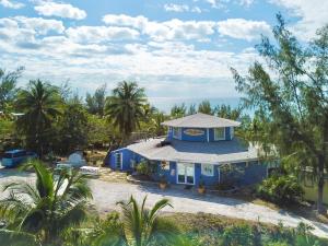 Uma vista aérea de The Sunset Cove and Rainbow Room