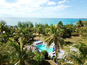 Bazén v ubytování The Sunset Cove and Rainbow Room nebo v jeho okolí + 140 fotografií