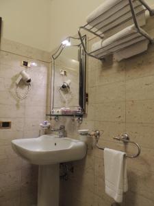 A bathroom at Hotel Verdi Boutique Hotel