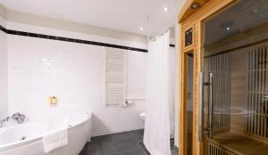 Koupelna v ubytování Hôtel Helzear Montparnasse
