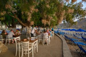 Restaurace v ubytování Alianthos Beach Hotel