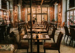 Reštaurácia alebo iné gastronomické zariadenie v ubytovaní Korona Gold - Korona Hotel Wrocław