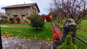 A garden outside Casas Cleto - Laspuña