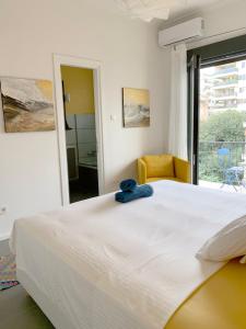 Posteľ alebo postele v izbe v ubytovaní 2BD New Modern Apartment - Athens Seaside