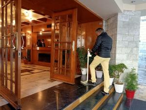 Gostje med bivanjem v nastanitvi Shingar Regency