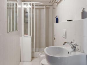 Kúpeľňa v ubytovaní Holiday Home in Casola with Private Pool