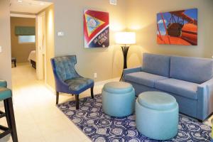 Posezení v ubytování Orchid Key Inn - Adults Only