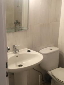 Koupelna v ubytování 2 Bedroom Apartment Jardines Canarios Los Cristianos Tenerife