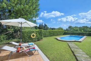 Bazén v ubytovaní Owl Booking Villa Tarongers - Stay For Couples alebo v jeho blízkosti