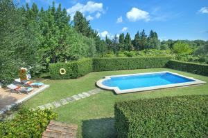 Bazén v ubytovaní Owl Booking Villa Tarongers - Stay For Couples alebo v jeho blízkosti