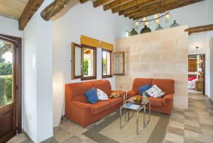 Posedenie v ubytovaní Owl Booking Villa Tarongers - Stay For Couples