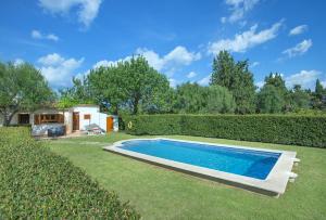 Bazén v ubytovaní Owl Booking Villa Tarongers - Stay For Couples alebo v jeho blízkosti