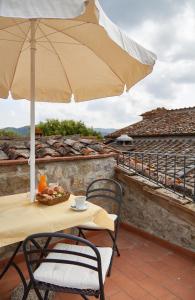 A balcony or terrace at Rocca Di Castagnoli