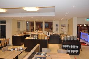 Salon ili bar u objektu Avalon Hotel Bellevue