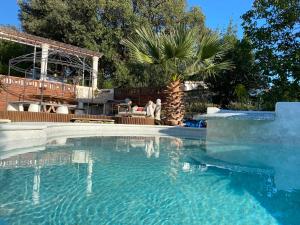 Swimmingpoolen hos eller tæt på Croatia holidays with pool & sauna, near sandy beach - Rab Villa Agata + 27 billeder