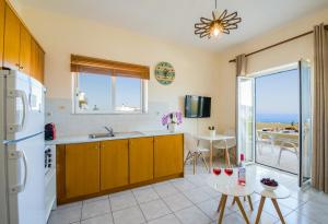 A kitchen or kitchenette at Casa di Halepa