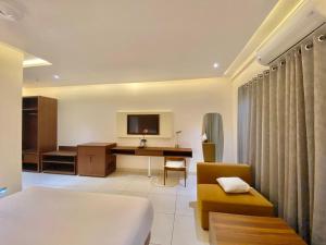 Gallery image of Riviera Beach Resort in Chīrāla