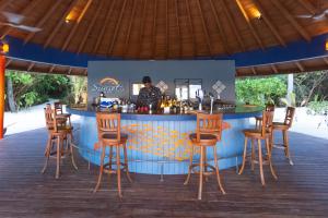 Restaurace v ubytování Reethi Faru Resort - Stay 5 Nights or more Between Aug-Sept 2025 & Enjoy a Free Sunset Cruise