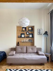 Dreaming Apartments tesisinde bir oturma alanı