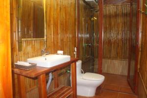 Koupelna v ubytování Hoang Su Phi Lodge