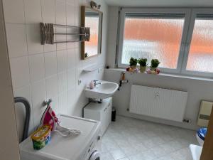Phòng tắm tại Sonnige Wohnung im Herzen von Marbach
