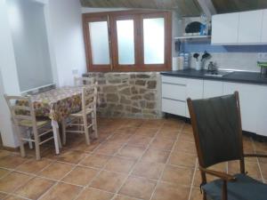 Η κουζίνα ή μικρή κουζίνα στο Casita para dos con piscina privada