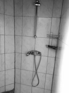 Ένα μπάνιο στο Mir hostel