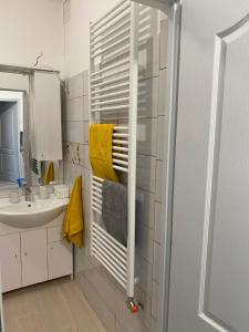 A bathroom at City Center Apartman Nagykanizsa