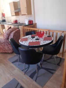 Cucina o angolo cottura di Saracens Head Old Function Room