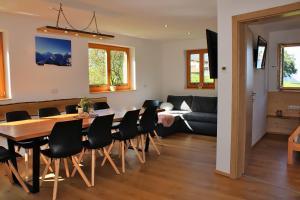 Zdjęcie z galerii obiektu AlpenApartment Zillertal w mieście Hainzenberg