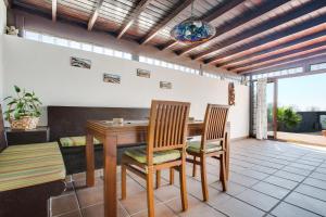 A seating area at Casa Violeta