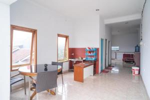 Gallery image of KoolKost @ Harapan Jaya Bekasi in Bekasi