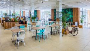 Reštaurácia alebo iné gastronomické zariadenie v ubytovaní INNSiDE by Meliá Alcudia