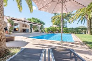 Bazén v ubytování Polita des carritxo nebo v jeho okolí