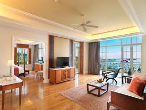 The Danna Langkawi - A Member of Small Luxury Hotels of the World TV 또는 엔터테인먼트 센터