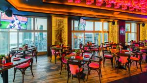 Um restaurante ou outro lugar para comer em Stella Di Mare Dubai Marina Hotel