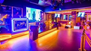 Entretenimento noturno para hóspedes ficando em Stella Di Mare Dubai Marina Hotel