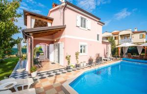 Fotografia z galérie ubytovania Three-Bedroom Villa Marija with Private Pool in Gedici v destinácii Gedići