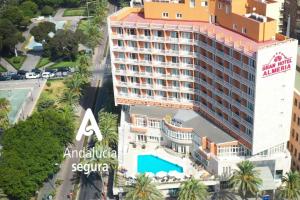 una vista aérea del complejo amega en Ohtels Gran Hotel Almeria, en Almería