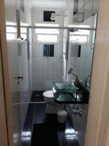 Vonios kambarys apgyvendinimo įstaigoje Apartamento Itaguá 9
